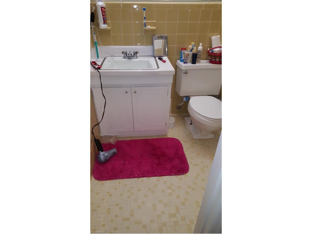 3203 Pine Needles Rd, High Point, NC 27265 photo 6