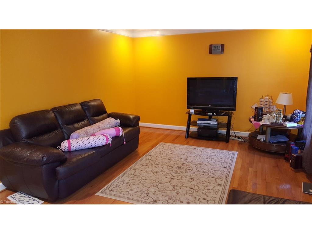 3203 Pine Needles Rd, High Point, NC 27265 photo 2
