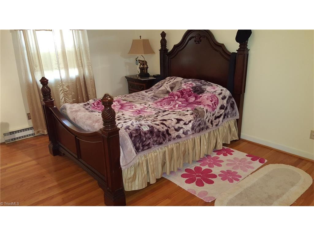 3203 Pine Needles Rd, High Point, NC 27265 photo 5