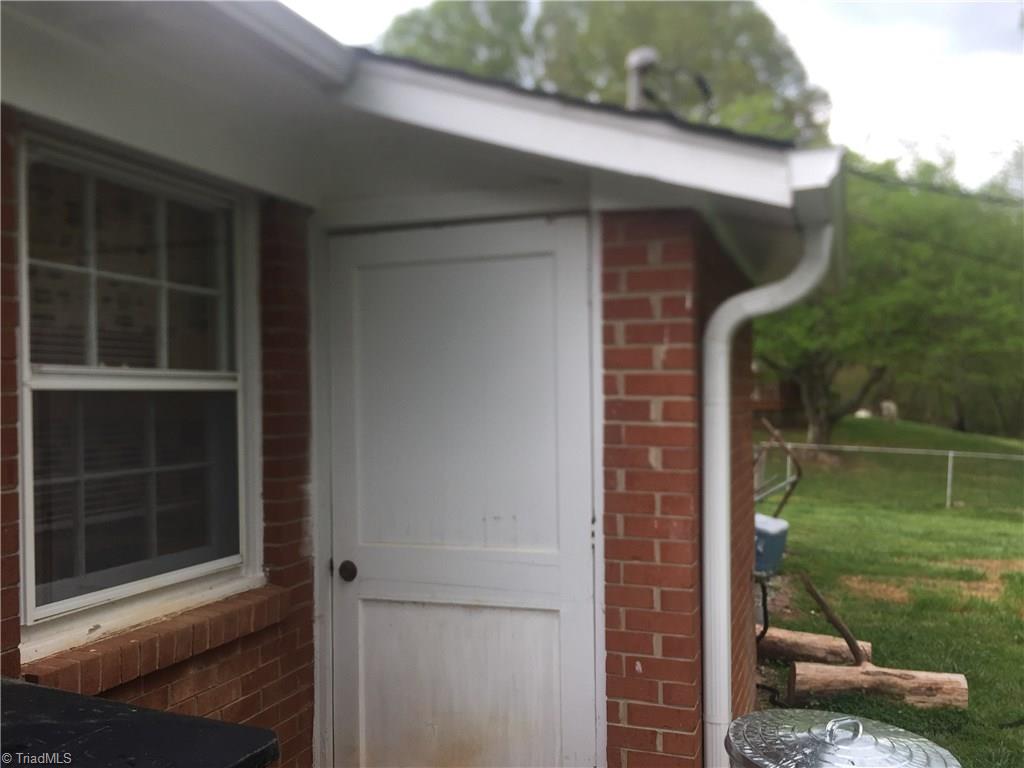 125 Cedardale Ln, King, NC 27021 photo 3