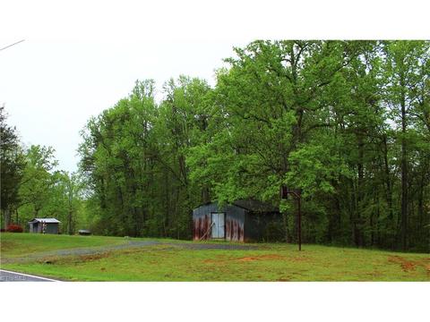 1174 Ymca Camp Rd, King, NC 27021 photo 2