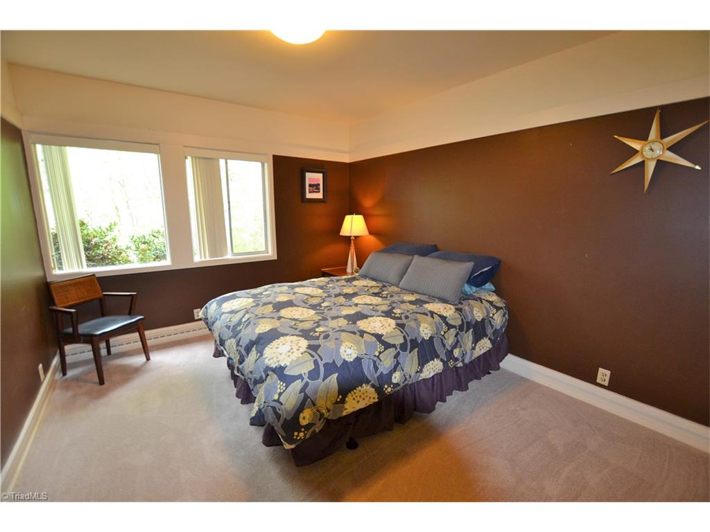 1509 Cherokee Dr, High Point, NC 27262 photo 13