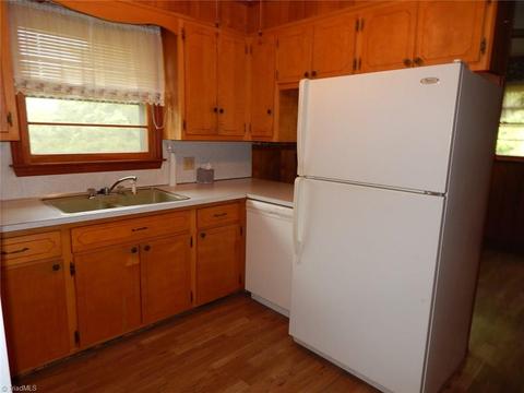 124 Mill Rd, State Road, NC 28676 photo 5