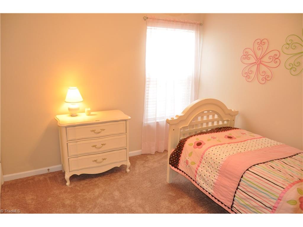 834 Hedgepath Ter, High Point, NC 27265 photo 11