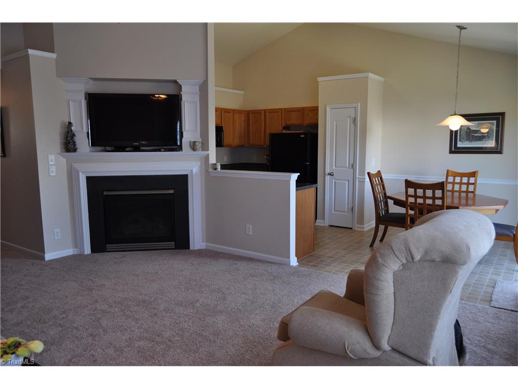 834 Hedgepath Ter, High Point, NC 27265 photo 8