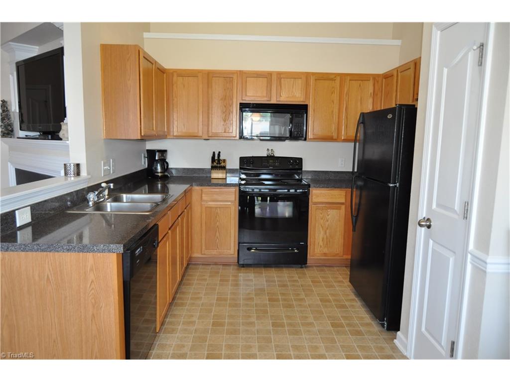 834 Hedgepath Ter, High Point, NC 27265 photo 6