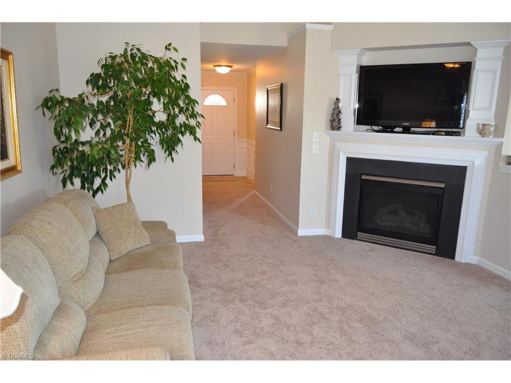834 Hedgepath Ter, High Point, NC 27265 photo 5
