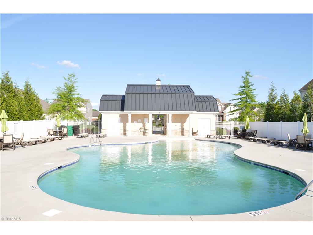 834 Hedgepath Ter, High Point, NC 27265 photo 14