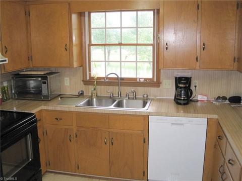 227 Barney Rd, High Point, NC 27265 photo 4
