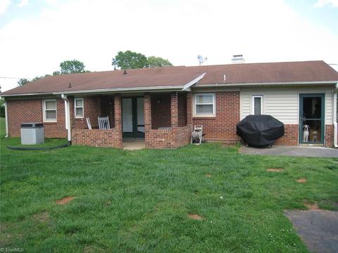 103 Fireside Ln, King, NC 27021 photo 2