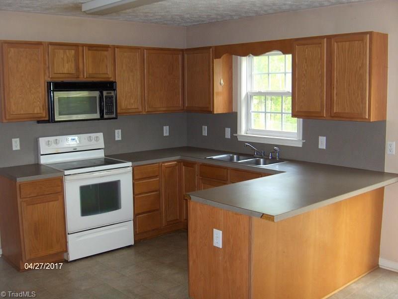 1135 Laurel Crest Rd, King, NC 27021 photo 4