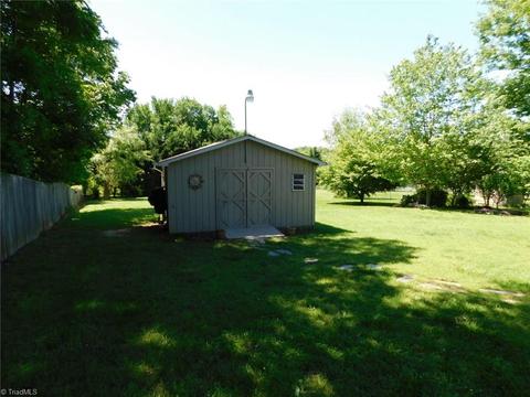 6633 Jennifer Lynn Dr, Trinity, NC 27370 photo 16