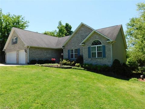6633 Jennifer Lynn Dr, Trinity, NC 27370 photo 2
