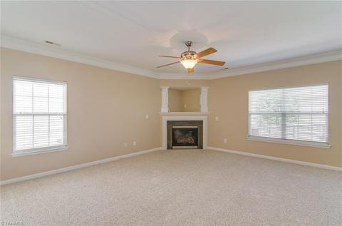 870 Hedgepath Ter, High Point, NC 27265 photo 4