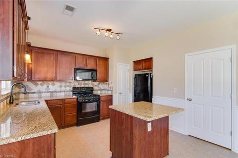 870 Hedgepath Ter, High Point, NC 27265 photo 9