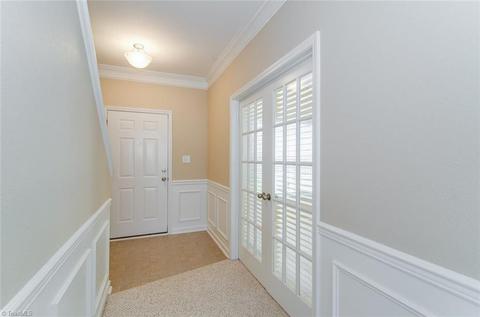 870 Hedgepath Ter, High Point, NC 27265 photo 2