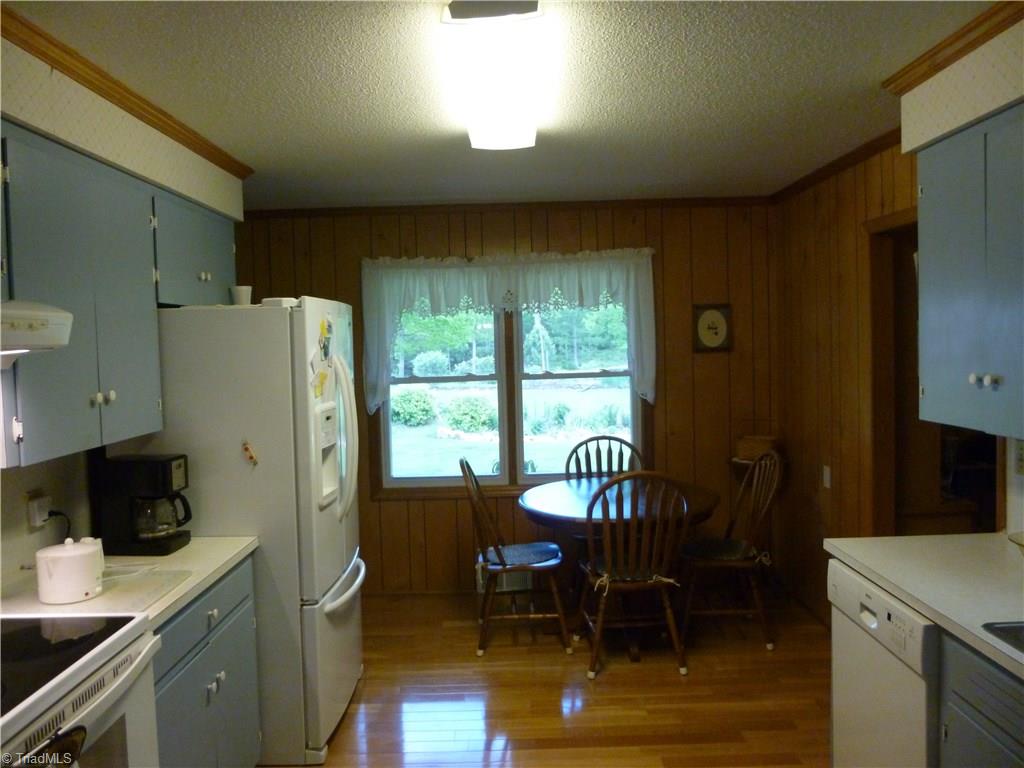 1476 Barker Rd, Roaring River, NC 28669 photo 5