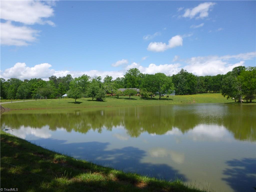 1476 Barker Rd, Roaring River, NC 28669 photo 2