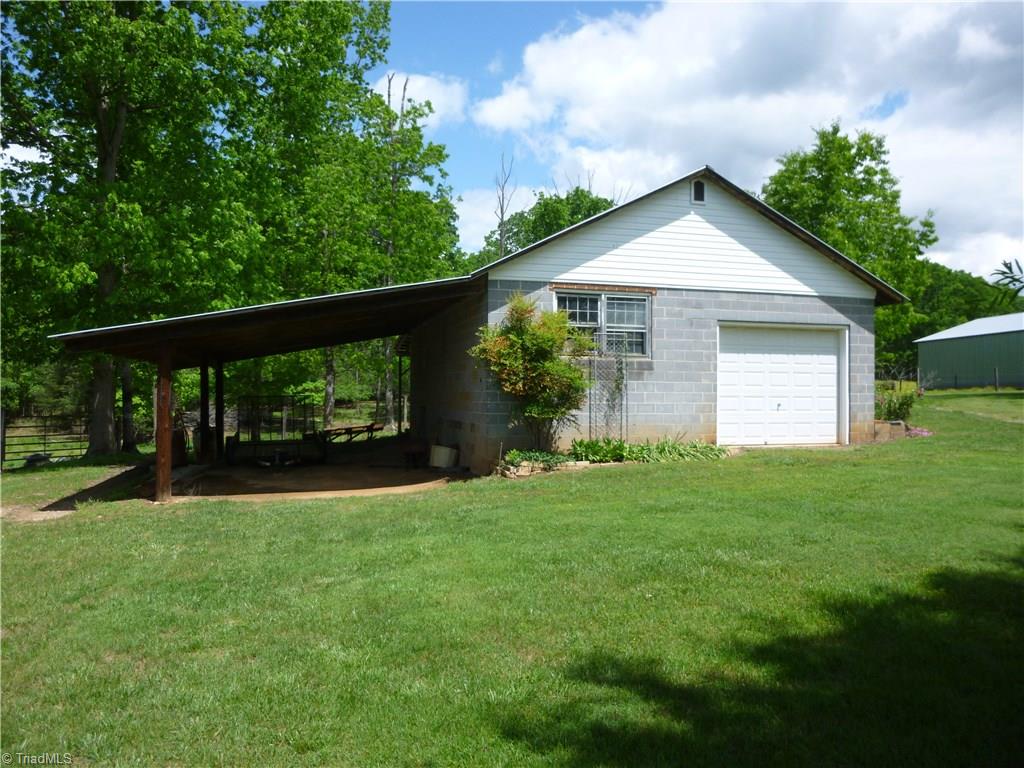 1476 Barker Rd, Roaring River, NC 28669 photo 18