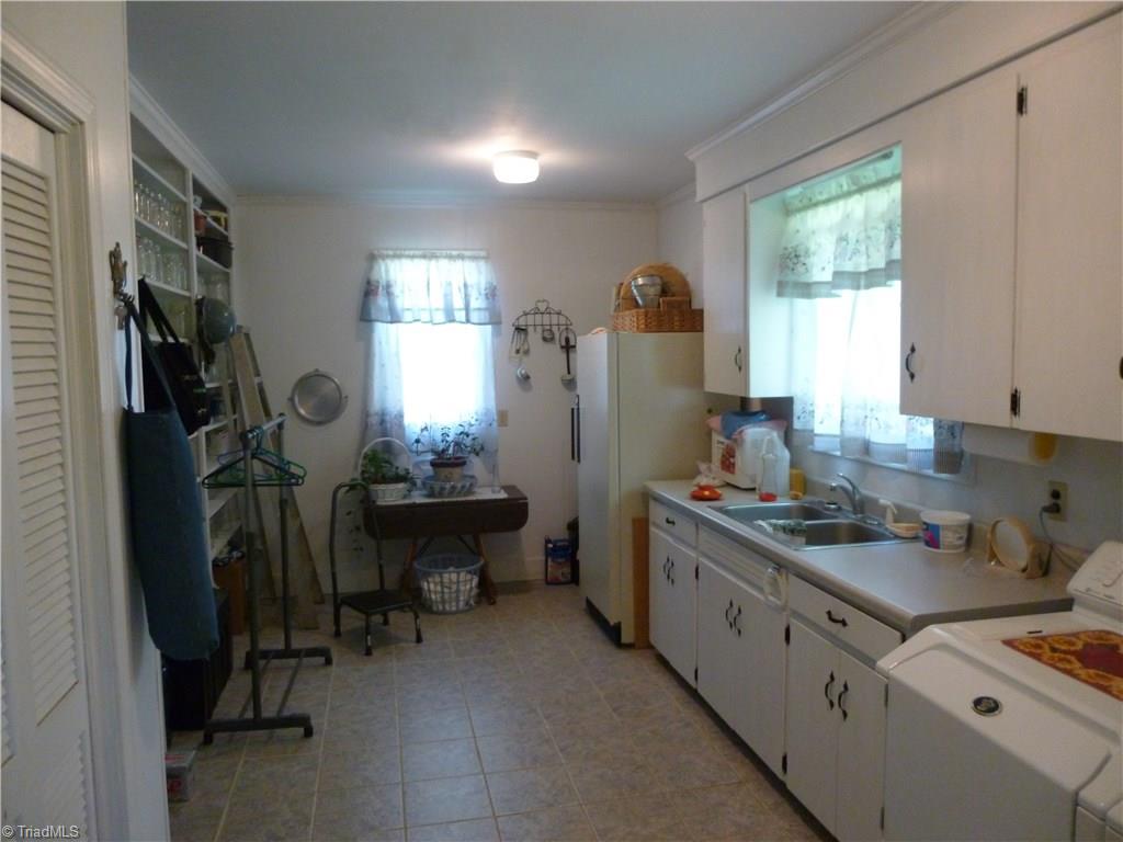 1476 Barker Rd, Roaring River, NC 28669 photo 13