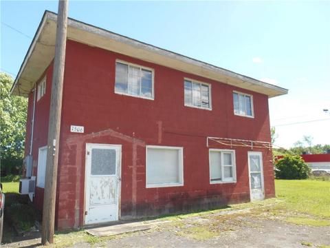 1506 E Pine St, Mount Airy, NC 27030 photo 1
