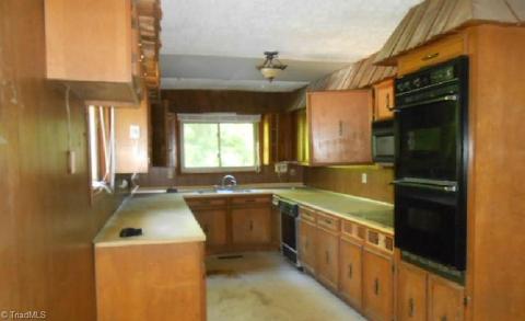 591 Hampton Rd, Eden, NC 27288 photo 3