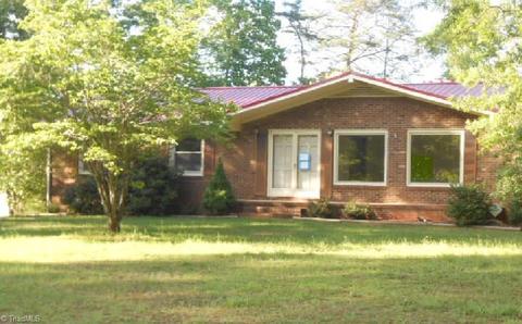 591 Hampton Rd, Eden, NC 27288 photo 1