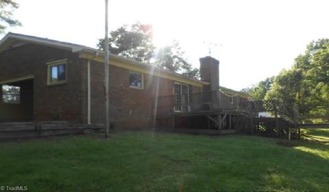 591 Hampton Rd, Eden, NC 27288 photo 6
