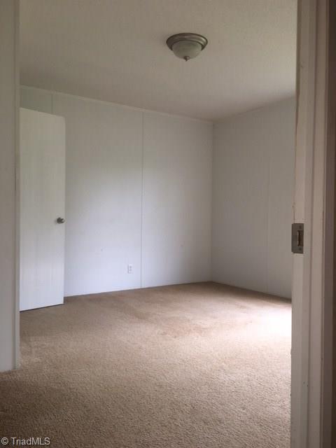 1045 Laredo Dr, Madison, NC 27025 photo 3