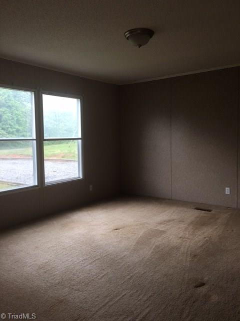 1045 Laredo Dr, Madison, NC 27025 photo 6