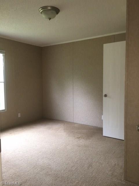1045 Laredo Dr, Madison, NC 27025 photo 5
