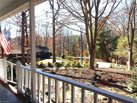 166 Valleybrook Dr, Elkin, NC 28621 photo 2