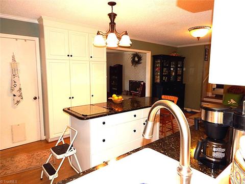 166 Valleybrook Dr, Elkin, NC 28621 photo 6