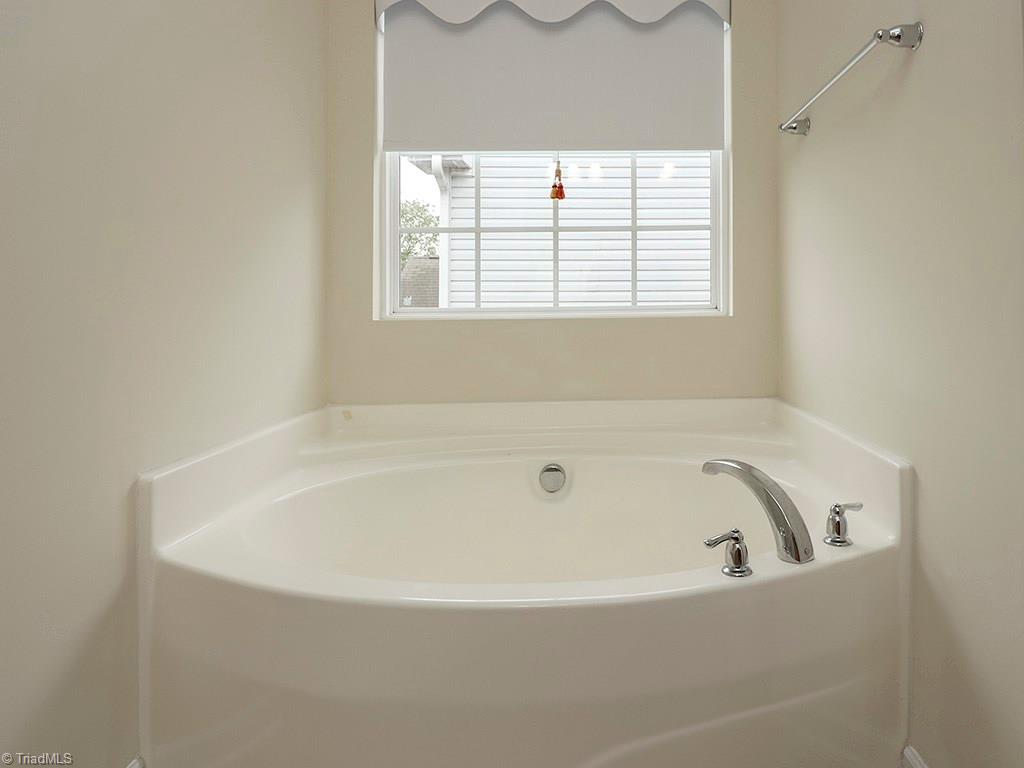 3711 Single Leaf Cir, High Point, NC 27265 photo 20