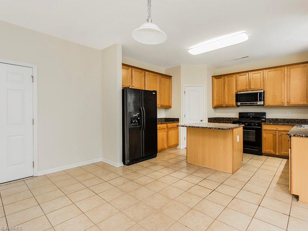3711 Single Leaf Cir, High Point, NC 27265 photo 8