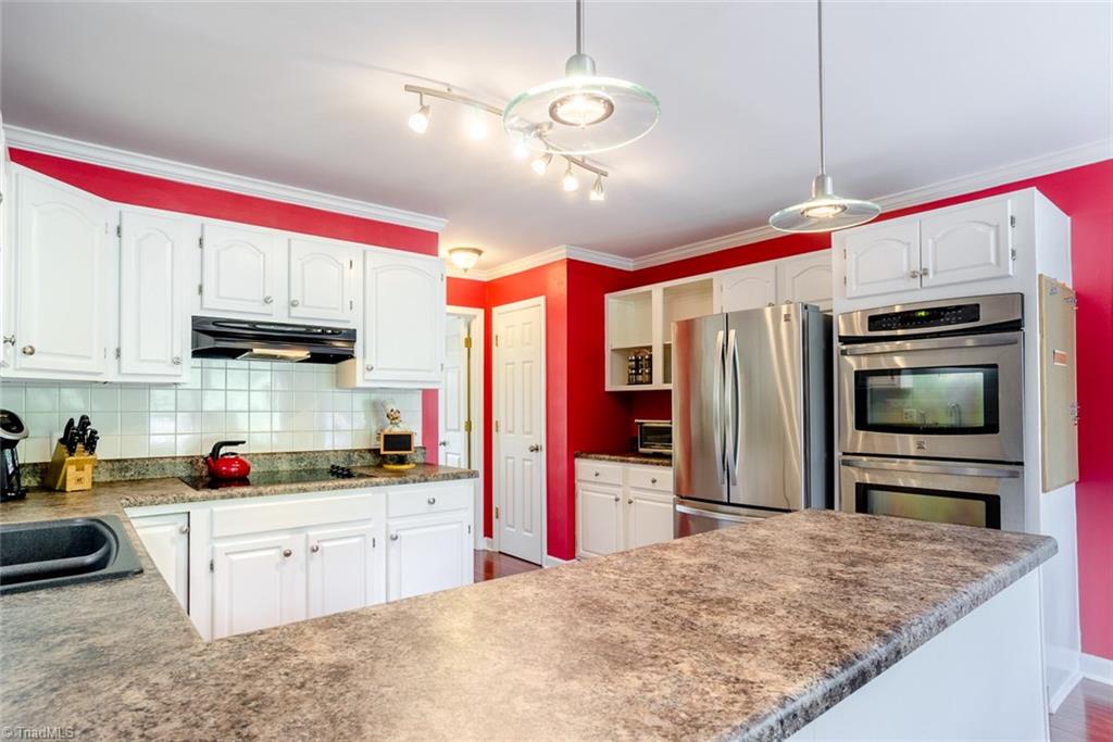 2040 La Dora Dr, High Point, NC 27265 photo 13