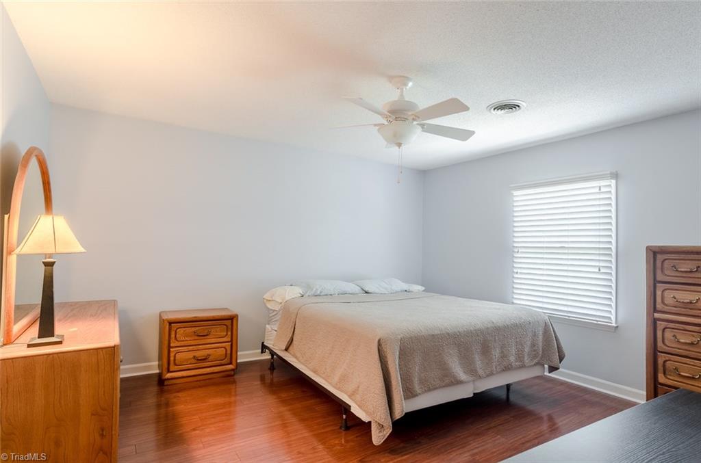 2040 La Dora Dr, High Point, NC 27265 photo 19