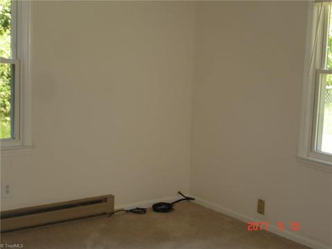 202 Mountainview Ct, King, NC 27021 photo 3