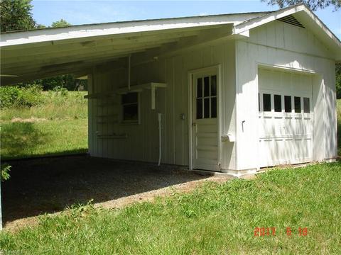 202 Mountainview Ct, King, NC 27021 photo 7