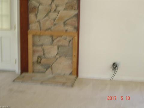 202 Mountainview Ct, King, NC 27021 photo 4