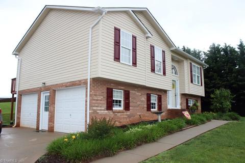 1045 Laurel Bluff Dr, King, NC 27021 photo 28