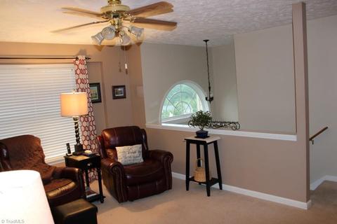 1045 Laurel Bluff Dr, King, NC 27021 photo 4