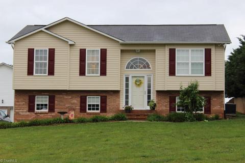 1045 Laurel Bluff Dr, King, NC 27021 photo 18
