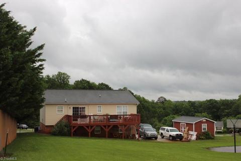 1045 Laurel Bluff Dr, King, NC 27021 photo 20