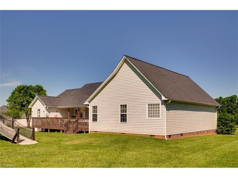 2984 Clear Ridge Dr, Trinity, NC 27370 photo 3