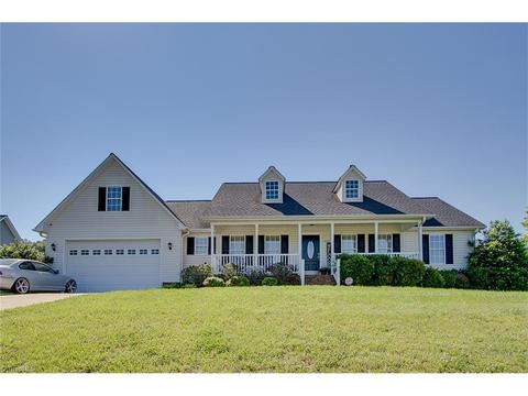 2984 Clear Ridge Dr, Trinity, NC 27370 photo 1