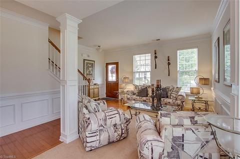891 Hedgepath Ter, High Point, NC 27265 photo 4