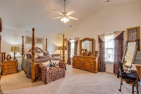 891 Hedgepath Ter, High Point, NC 27265 photo 17
