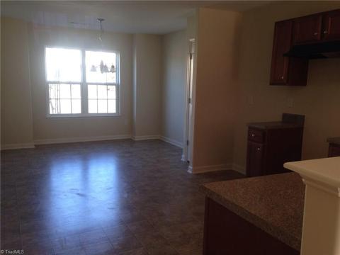 435 Sandybrooke Dr, High Point, NC 27265 photo 4