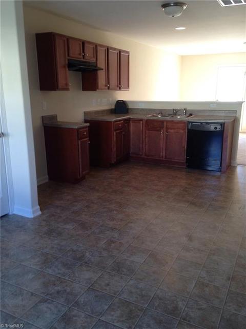 435 Sandybrooke Dr, High Point, NC 27265 photo 6
